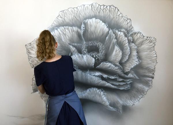 Роспись стен в монохроме "Магический цветок" - Анжела Дмитренко (Портфолио)